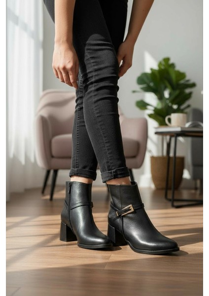 Zarif Siyah Fermuarlı Tokalı Kadın Sivri Burun Yarım Bot fırsatları