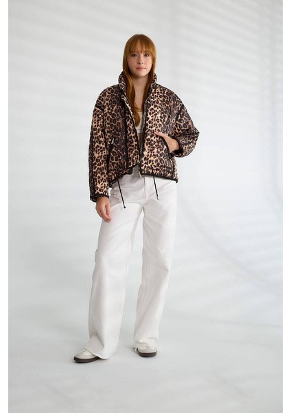 Kadın Leopar Desenli Kapitone Crop Şişme Mont Dik Yaka Kısa Kışlık Puffer Ceket