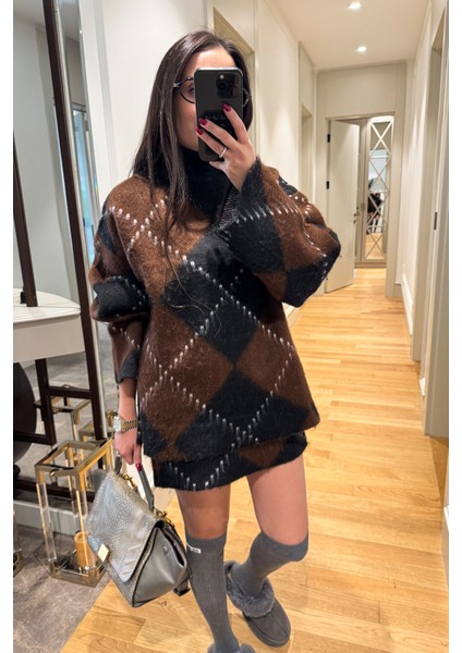 Özel Seri Baklava Desen Triko Kazak Takım- Kahverengi