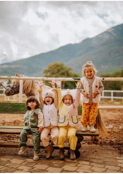 Lale Desenli Peluş Krem Yelek