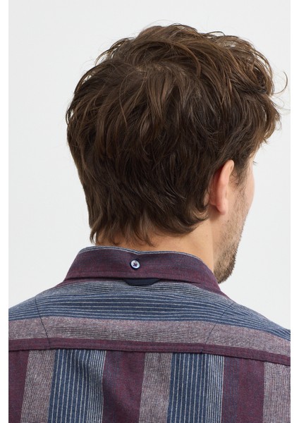 Regular Fit Pamuk Karışımlı Melanj Çizgili Düğmeli Yaka Erkek Gömlek