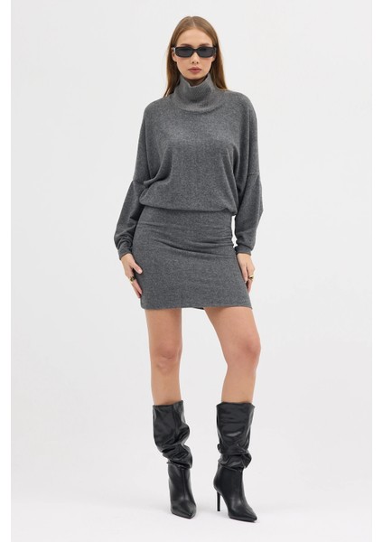 Gri Balıkçı Kaşkorse Yaka Etek Boyu Ayarlanabilir Yarasa Kesim Elbise Gündüz Gece Şıklığı 25L8145