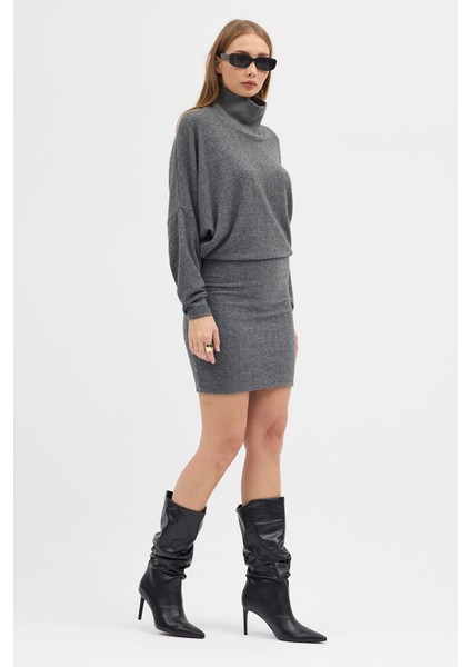 Gri Balıkçı Kaşkorse Yaka Etek Boyu Ayarlanabilir Yarasa Kesim Elbise Gündüz Gece Şıklığı 25L8145 fırsatları