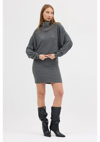 Gri Balıkçı Kaşkorse Yaka Etek Boyu Ayarlanabilir Yarasa Kesim Elbise Gündüz Gece Şıklığı 25L8145