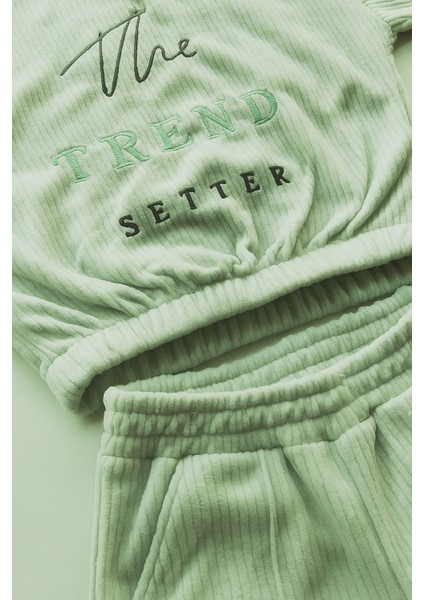 Kız Çocuk Trend Nakışlı Tarz Fitilli Polar Takım