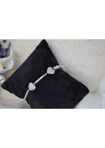 Kalp Formlu Zirkon Taşlı Kalın Çelik Bileklik