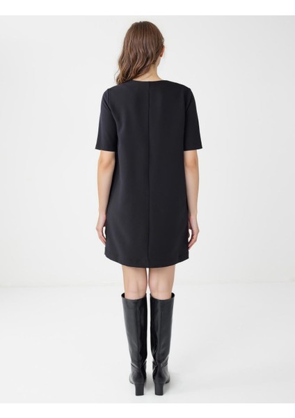 Siyah Bisiklet Yaka Düğme Detaylı Dokuma Mini Elbise fırsatları