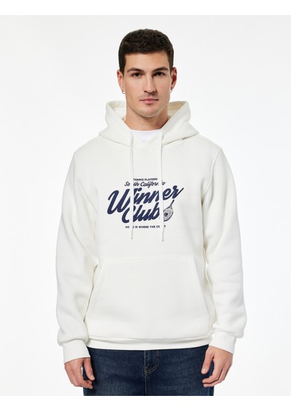 Regular Fit Uzun Kollu Kanguru Cepli Kapşonlu Baskılı Sweatshirt modelleri