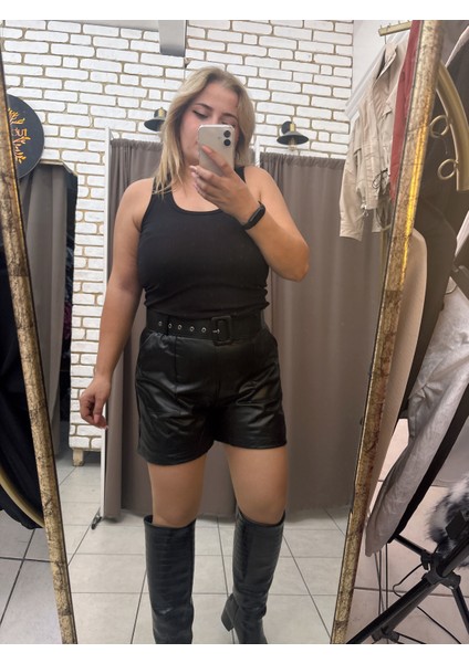 Kemerli Deri Şort fırsatları