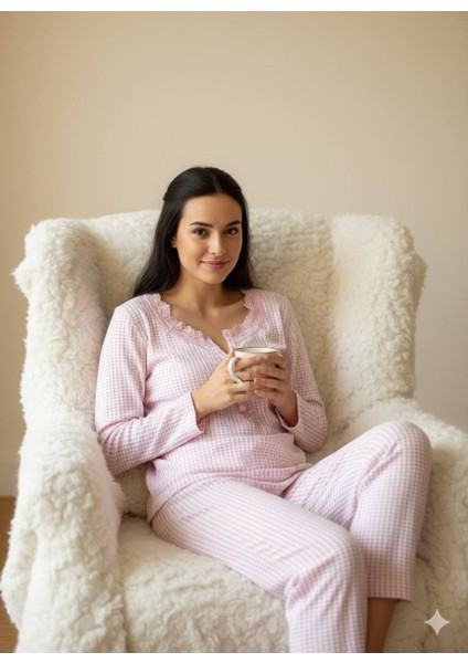 Dantel Yaka Detaylı Pamuklu Penye Kumaş Pijama Takımı fiyatları