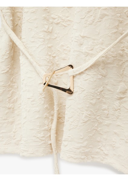 Uzun Kollu Kemer Detaylı Dik Yaka Dokulu Body fırsatları