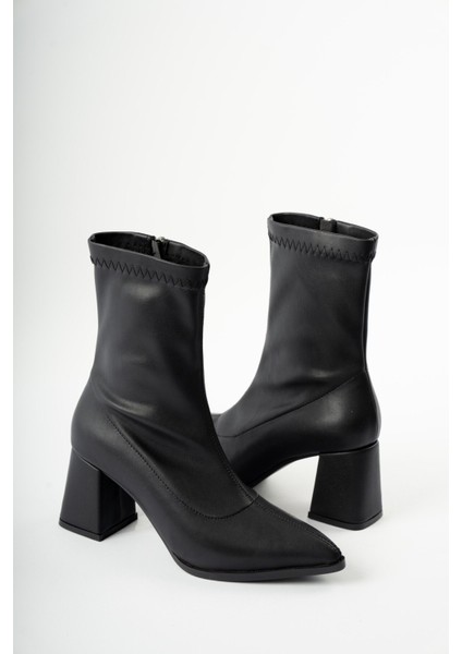 Kısa Topuklu Sivri Burun Streç Kadın BOT-2041783-Z indirimleri