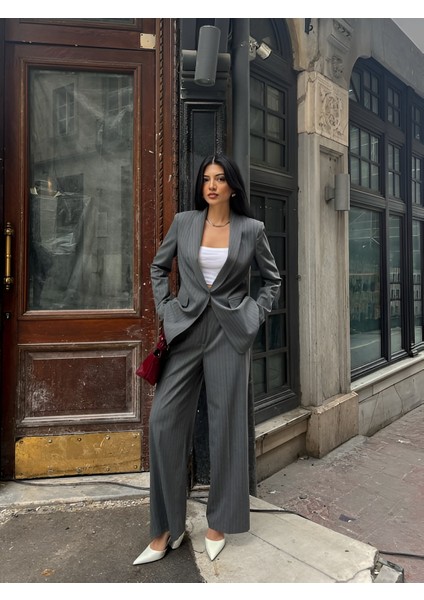 Şal Yaka Çizgili Poliviskon Takım