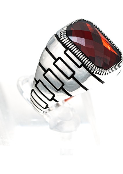 Kırmızı Taşlı 925 Ayar Gümüş Erkek Yüzük – Modern ve Gösterişli Tasarım modelleri