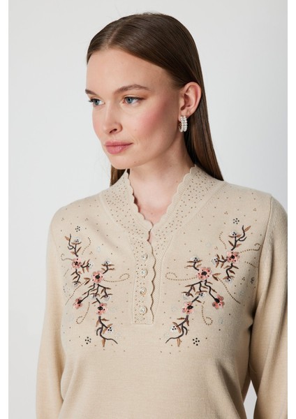 Kadın V Yaka Çiçek Işlemeli Triko Kazak 65307 Bej fiyatları
