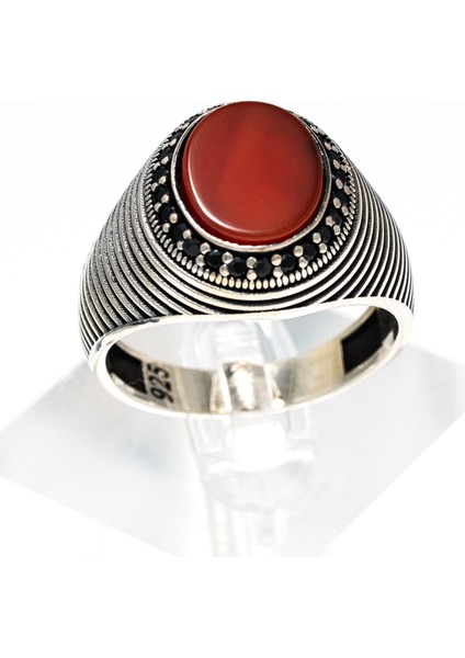 Kırmızı Akik Taşlı 925 Ayar Gümüş Erkek Yüzük – Klasik ve Şık Tasarım