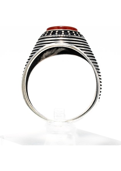Kırmızı Akik Taşlı 925 Ayar Gümüş Erkek Yüzük – Klasik ve Şık Tasarım