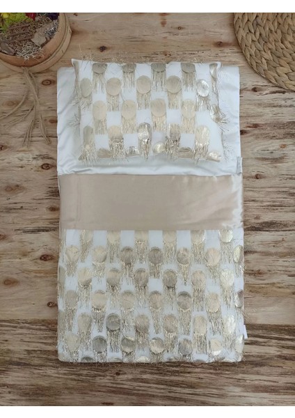 Litaetrend Yenidoğan Izmir Incisi Tül Işlemeli Pamuklu Fiyonklu Kundaklı Lüks 3lü Alt Açma Seti Gold modelleri