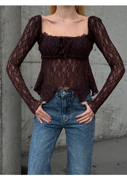 Ekru Peplum Etek Ucu Fırfırlı Güpür Bluz Uzun Kol Bağlama Detaylı Kare Yaka Şık Bluz