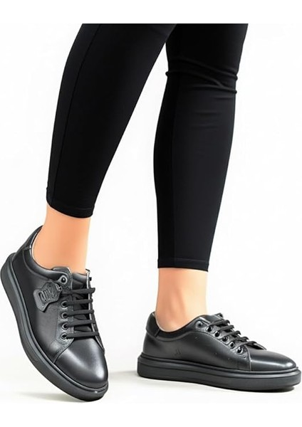 Kadın Siyah Renk Bağcıklı Hakiki Deri Sneaker fırsatları