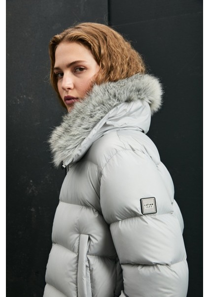 Kapitoneli Relaxed Tüylü Yaka Fit Mont Bayan Mont 122120041 fiyatları