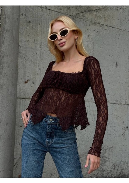 Ekru Peplum Etek Ucu Fırfırlı Güpür Bluz Uzun Kol Bağlama Detaylı Kare Yaka Şık Bluz