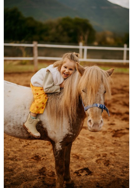 Petit Paris Elma Nakışlı Peluş Krem Yelek fırsatları