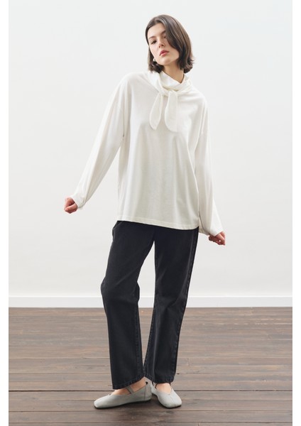Yüksek Yaka Bağlamalı Bluz Ekru