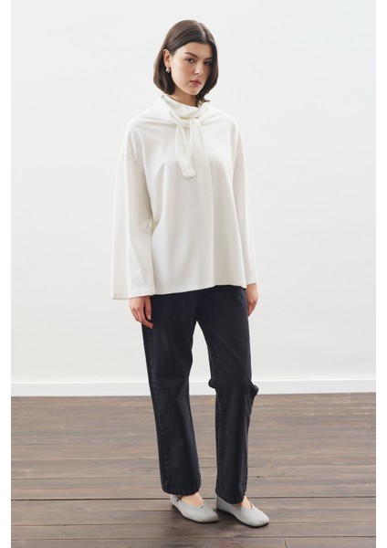 Yüksek Yaka Bağlamalı Bluz Ekru modelleri