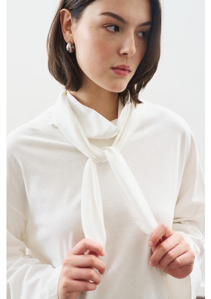 Yüksek Yaka Bağlamalı Bluz Ekru indirimleri