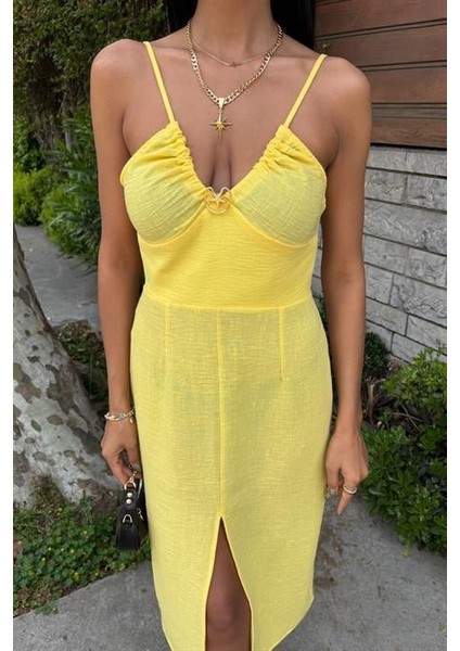 Göğsü Aksesuarlı Önü Yırtmaçlı Elbise 2899