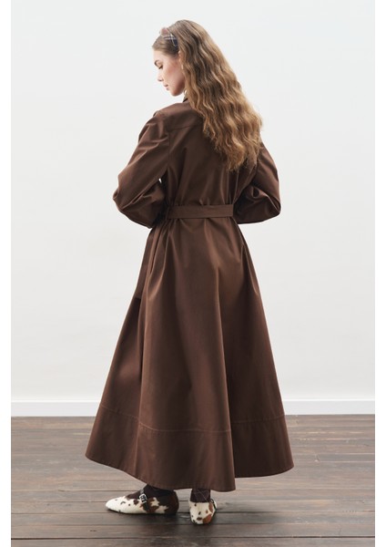 Yakası Bağlama Detaylı Elbise Kahverengi