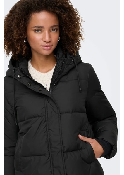 Kadın Onlalıce Kapüşonlu Kuş Tüyü Dolgulu Şişme Mont 15316455 Siyah fiyatları