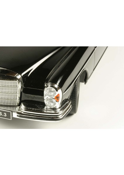 1:18 Mercedes-Benz 300 Sel 6.3 (W109) – Siyah Model Araba- Synoverse Kitap Hediyeli fırsatları