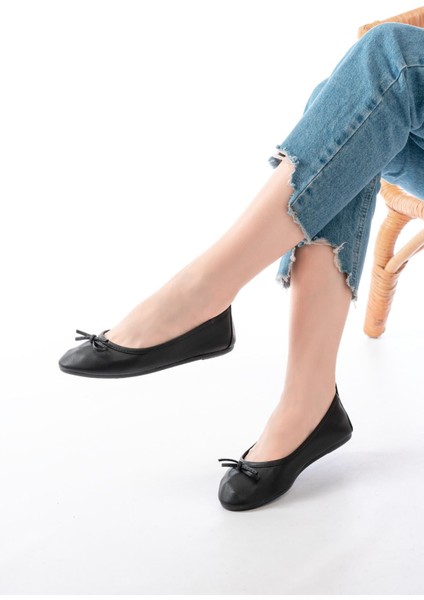 6101 Siyah Günlük Fiyonklu Kadın Babet