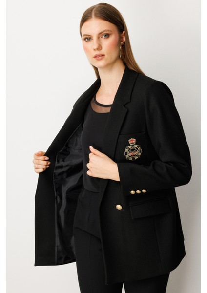 Kadın Büyük Beden Cebi Armalı Ceket 5571 Siyah modelleri