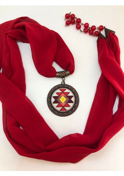 Kanaviçe Işlemeli Fular Kolye modelleri