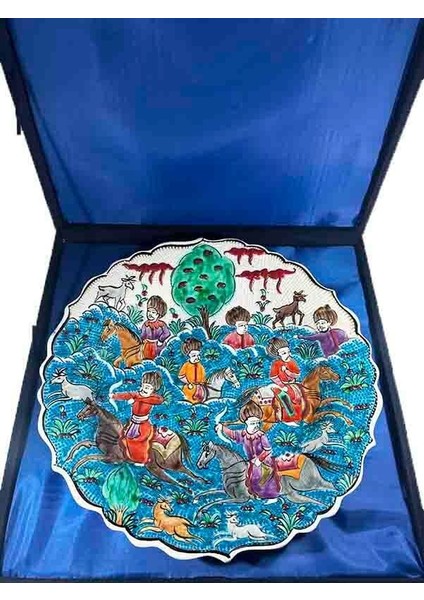 El Yapımı Minyatürlü Iznik Çini Tabak – Osmanlı Av Sahnesi (30 Cm) modelleri