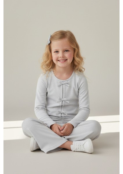 Kız Çocuk Gri Fiyonk Detaylı Uzun Kollu Tişört ve Bol Paça Pantolon Takım - Kız Çocuk Takım modelleri
