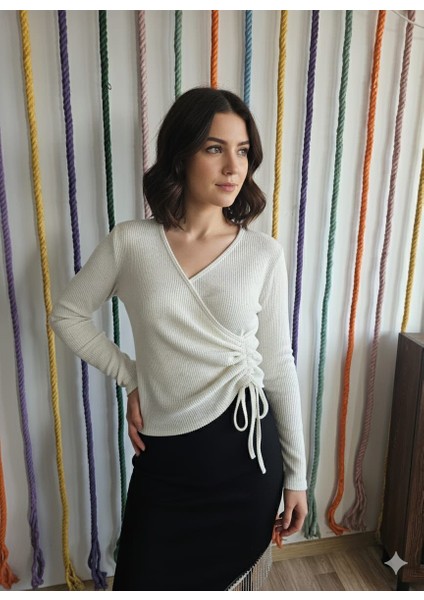 1587 Kruvaze Bağcık Detaylı Yumoş Triko Bluz