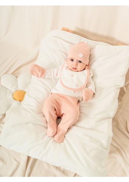 Yeni Doğan Kız Bebek Için Jakarlı Baskılı 5\'li Hastane Çıkışı (0-3 Ay