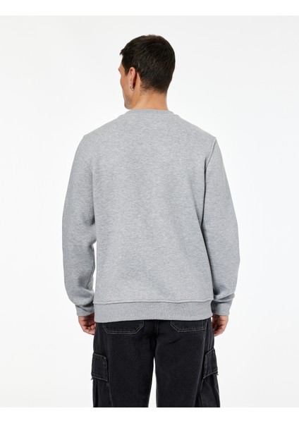 Uzun Kollu Bisiklet Yaka Şardonlu Baskılı Sweatshirt fırsatları