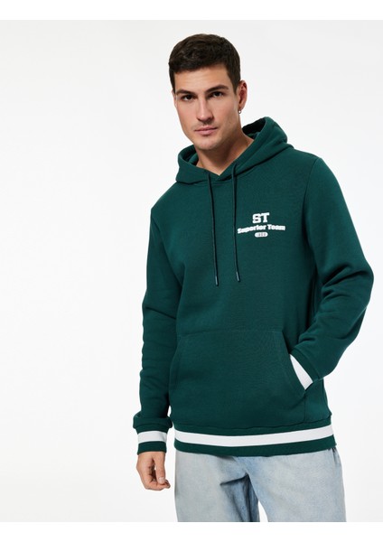 Kapşonlu Uzun Kollu Çizgili Kanguru Cepli Baskılı Sweatshirt