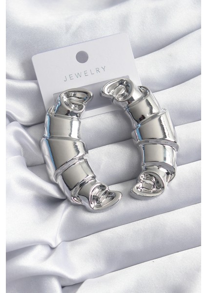 Pirinç Gümüş Renk Kruvasan Model Kadın Küpe - Lisinya