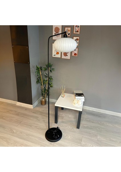 Elegant Beyaz Cam Siyah Gövdeli Lambader Modern Dekoratif Metal Oturma Odası Çalışma Odası Zemin indirimleri