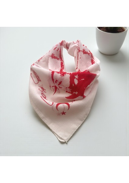 Beyazı Renk %100 Koton Atatürk Portreli ve imzalı 55X55 Bandana, 29 Ekim, 23 Nisan modelleri