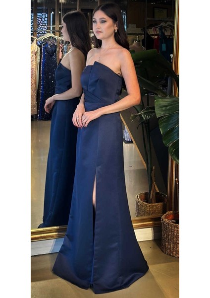 Lacivert Straplez Yaka Sırt Dekolteli Yırtmaçlı Düz Kesim Saten Uzun Abiye Elbise 11102-04 fiyatları