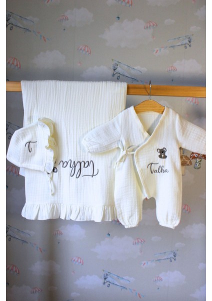 Koala Desenli Isme Özel 6 Parça Yenidoğan Set %100 Pamuk Tulum Battaniye Şapka Yastık Puset Örtüsü