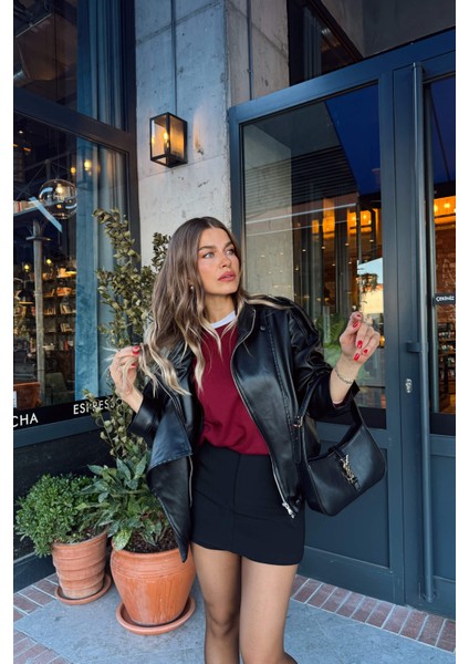 Siyah Dik Yaka Fermuarlı Apolet Detaylı Astarlı Deri Ceket fiyatları