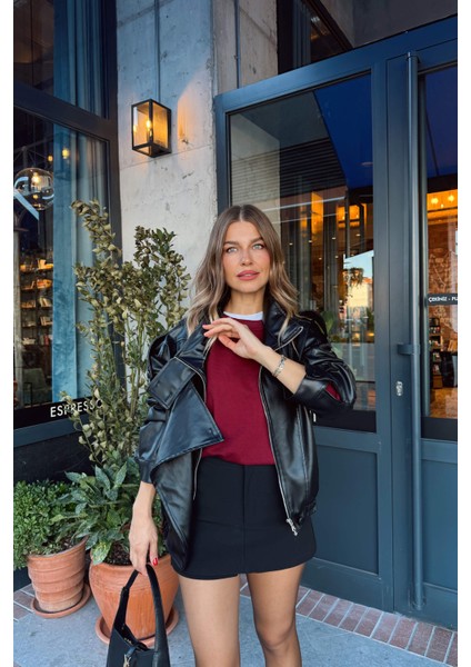 Siyah Dik Yaka Fermuarlı Apolet Detaylı Astarlı Deri Ceket indirimleri